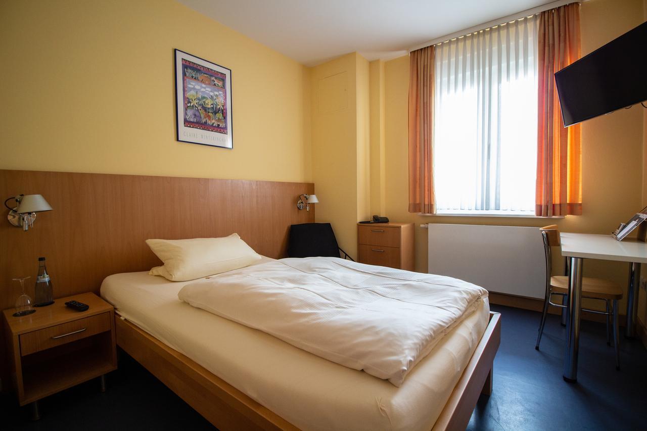 Hotel Goldene Gans Mannheim Esterno foto
